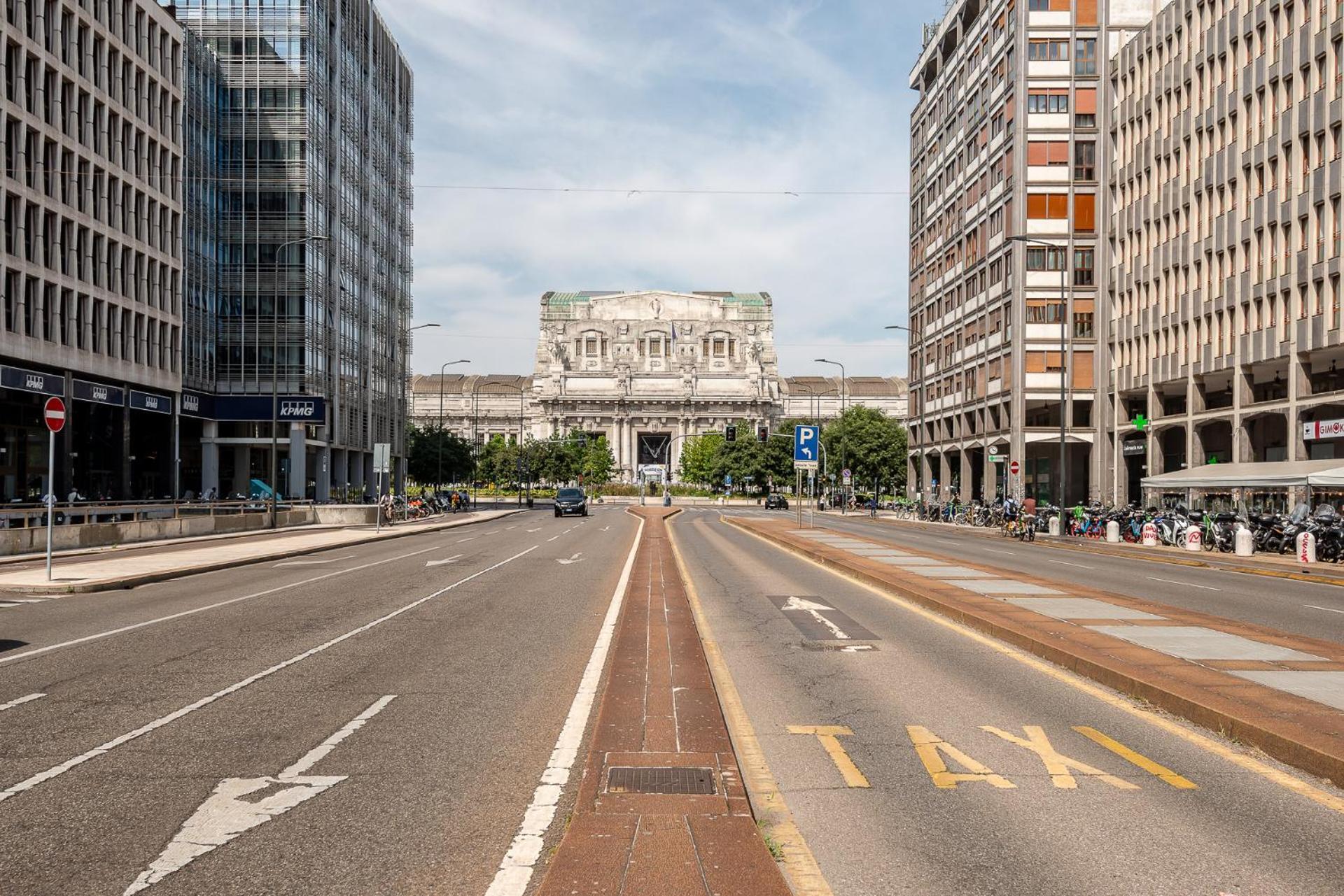 Stayeasy Fara12 - Central Station & Downtown Walking Distance, Milan